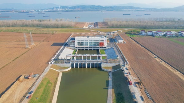 望江县合成圩幸福河南站工程。(摄:四公司 赵鹏) (1).jpg